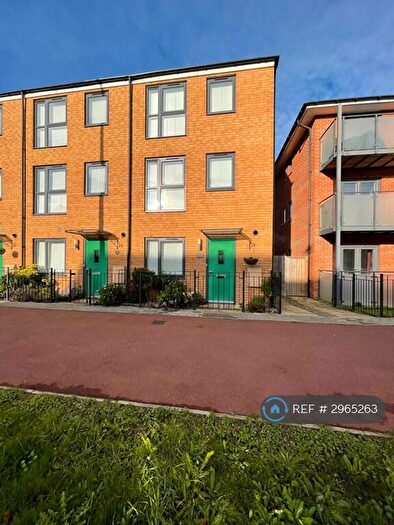 4 Bedroom Semi Detached House To Rent In Countess Way, Brooklands, Milton Keynes, MK10