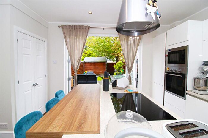 2 Bedroom House For Sale In Pylbrook Road, Sutton, SM1