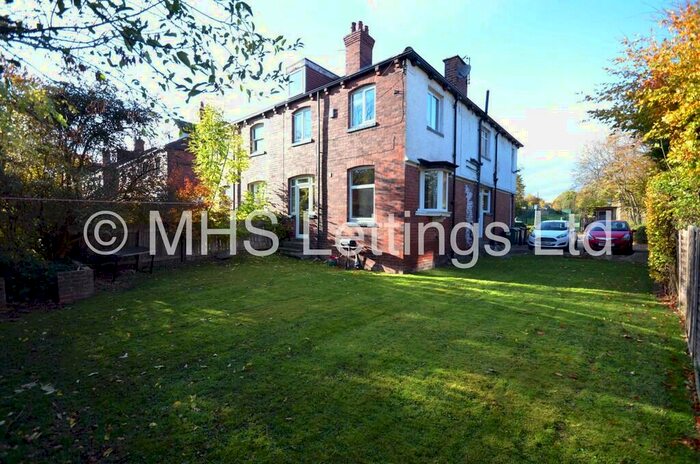 5 Bedroom Semi-Detached House To Rent In Church Wood Avenue, Leeds, LS16