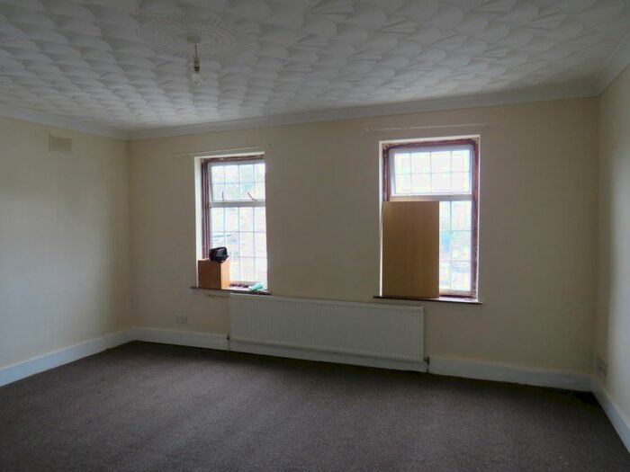 2 Bedroom Flat To Rent In Boston Road, Hanwell, London, W7