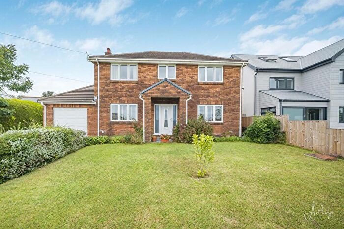 4 Bedroom Detached House For Sale In Joiners Road, Three Crosses, Swansea, SA4