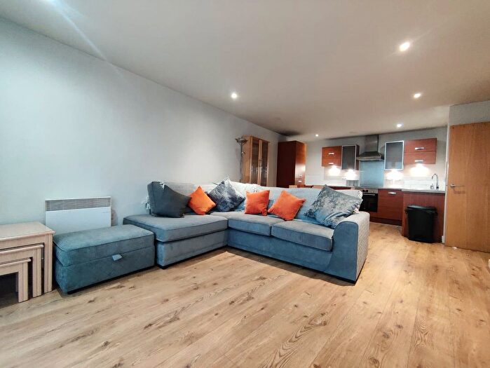 2 Bedroom Flat To Rent In Hall Street, Birmingham, Birmingham, B18