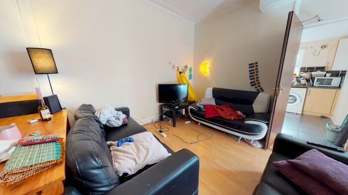 5 Bedroom Terraced House To Rent In Walmsley Road, Hyde Park, Leeds, LS6