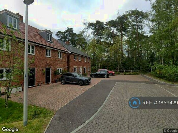 2 Bedroom Semi-Detached House To Rent In Dashers Close, Crowthorne, RG45