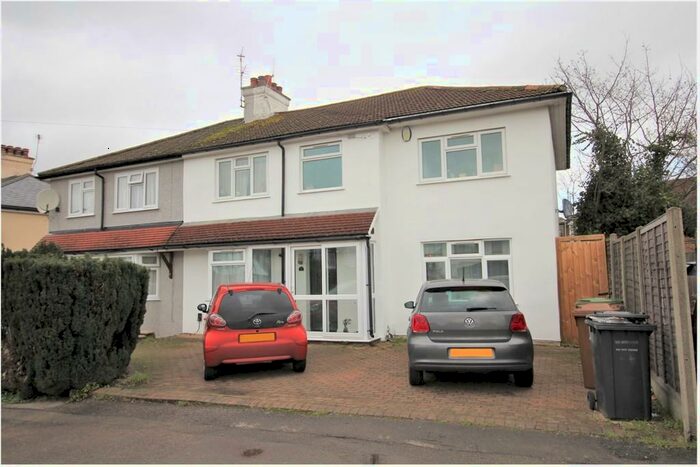 6 Bedroom Semi-Detached House To Rent In Cranborne Road, Potters Bar, EN6