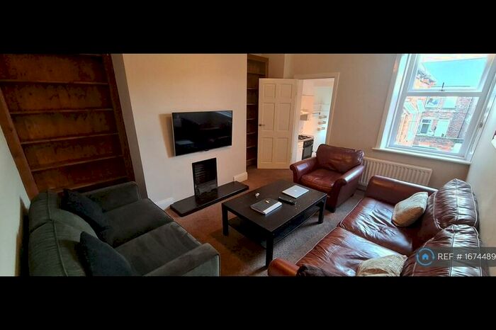 3 Bedroom Flat To Rent In Warton Terrace, Newcastle Upon Tyne, NE6
