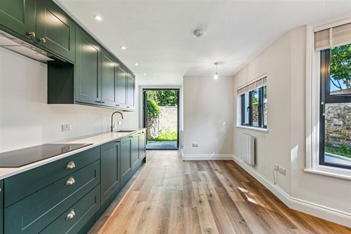 4 Bedroom End Of Terrace House To Rent In Rothschild Road, London, W4