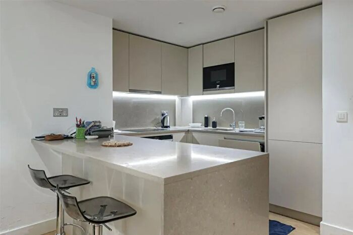 1 Bedroom Flat For Sale In Vaughan Way, London, E1W