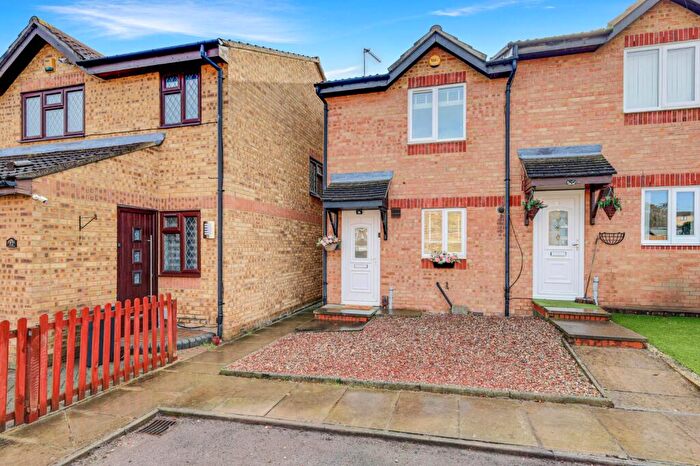 2 Bedroom End Of Terrace House For Sale In Chestnut Road, Vange, Basildon, Essex, SS16