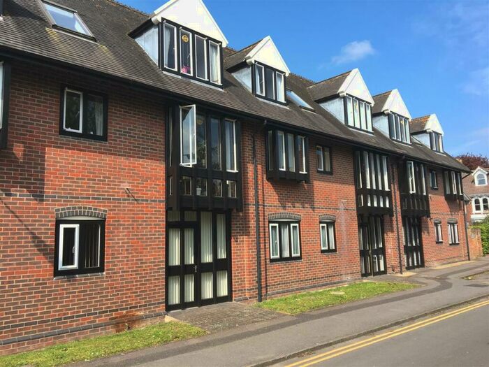 2 Bedroom Flat To Rent In St Ann Place, Salisbury, SP1
