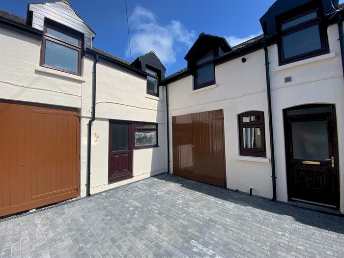 2 Bedroom Terraced House To Rent In Avenue Lane, Eastbourne, BN21