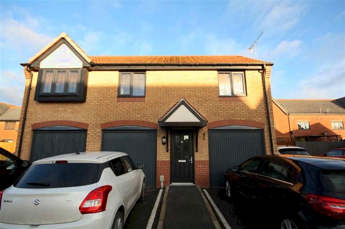 2 Bedroom Flat To Rent In College Gardens, Hull, HU3