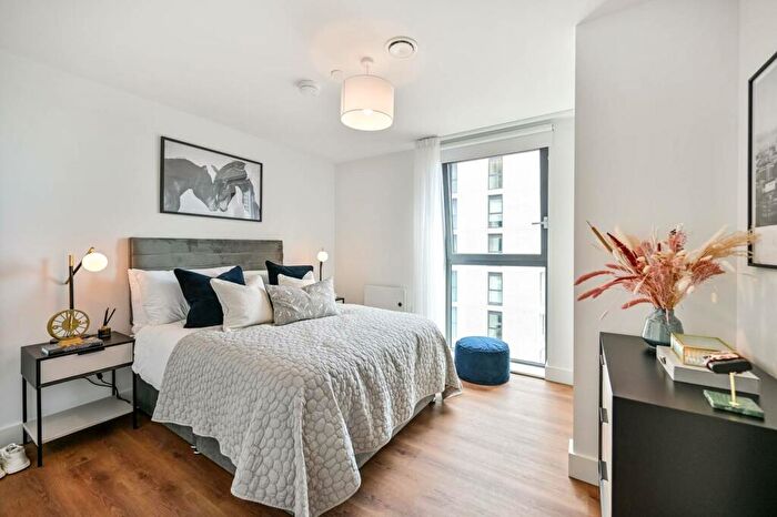 2 Bedroom Flat To Rent In Carter House, Maidenhead, SL6