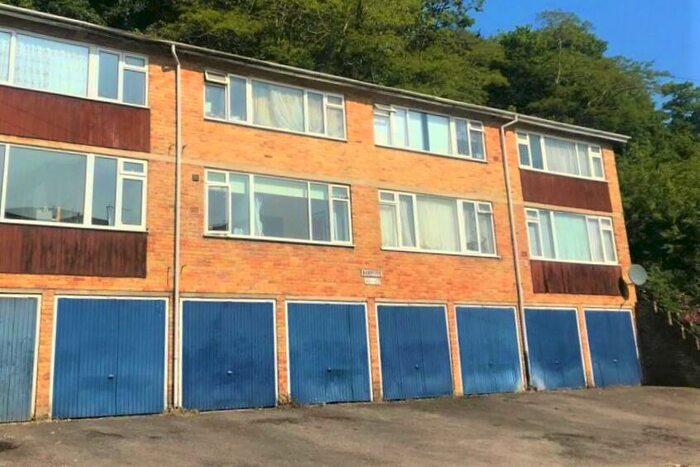 1 Bedroom Apartment To Rent In Garlands Road, Redhill, RH1