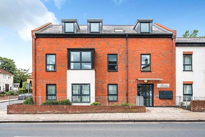 2 Bedroom Flat To Rent In Elmers End Road, Beckenham, BR3