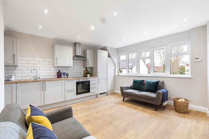 1 Bedroom House To Rent In Lidgett Lane, Leeds, LS17