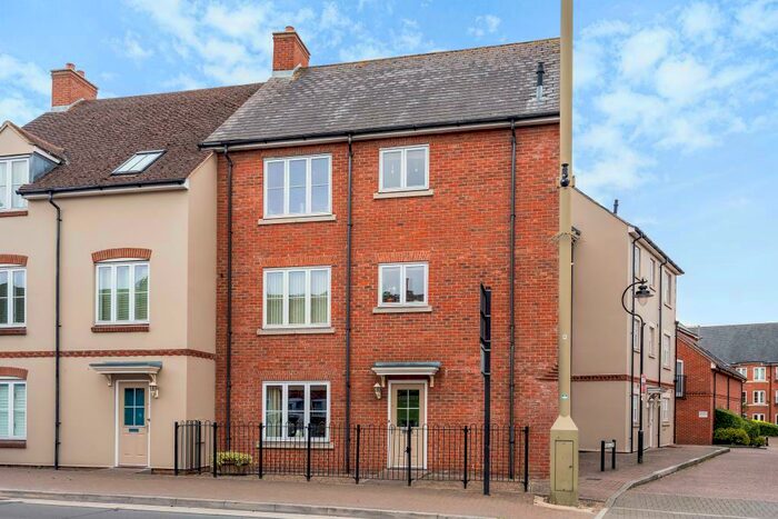 2 Bedroom Apartment To Rent In Abingdon, Oxfordshire, OX14