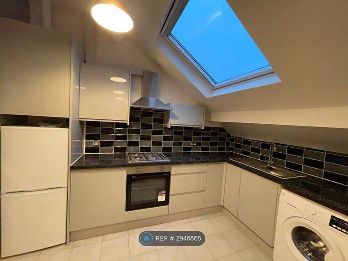 1 Bedroom Flat To Rent In Norman Terrace, Leeds, LS8
