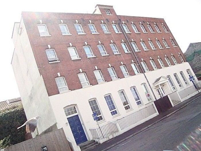 2 Bedroom Property To Rent In Atlantic Mansions, Albert Road South, Southampton, SO14