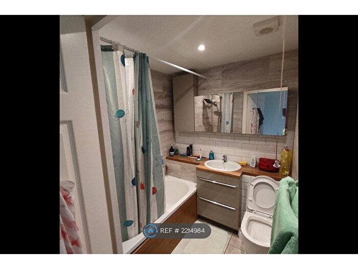 1 Bedroom Flat To Rent In St. Clements Court, Bournemouth, BH1