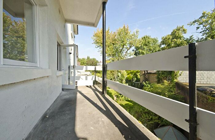 2 Bedroom Flat To Rent In Belsize Park, Belsize Park, London, NW3