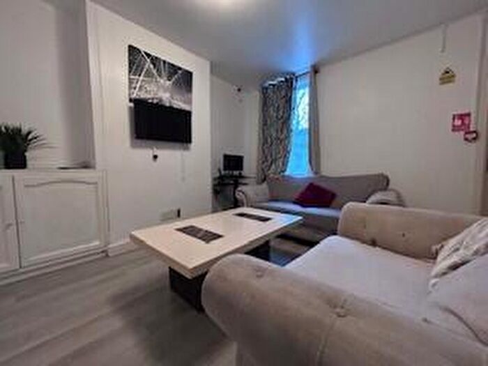 1 Bedroom Apartment To Rent In Room, High Town Road, Luton, Beds, LU2