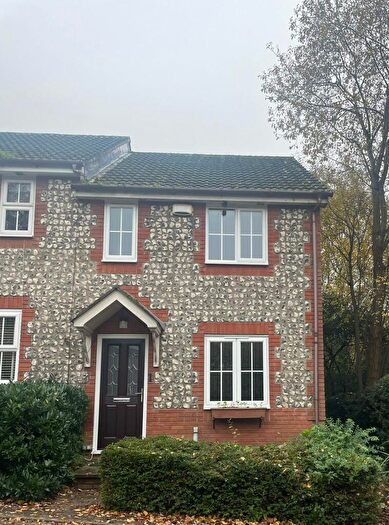 2 Bedroom Terraced House To Rent In Gates Close, Crawley, RH10