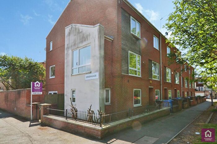 4 Bedroom End Of Terrace House For Sale In Greengage, Greater Manchester, Grove Village, M13