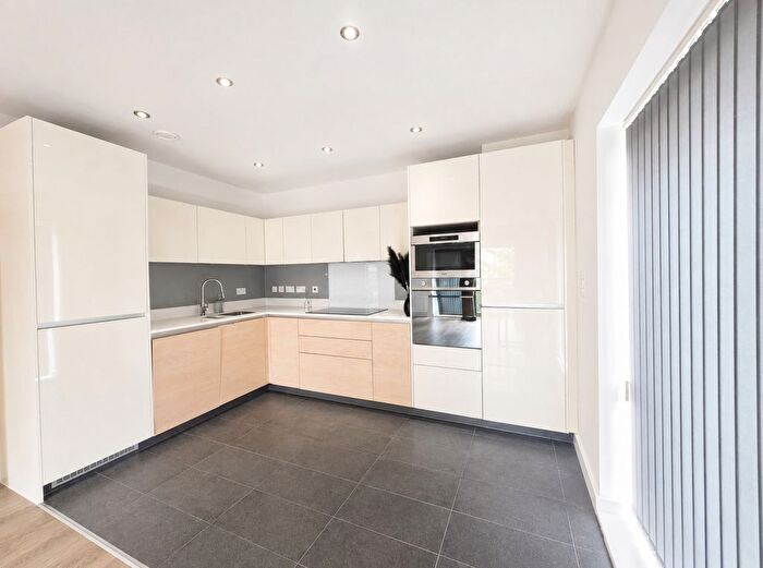 2 Bedroom Flat For Sale In St. Clements Avenue, Romford, RM3