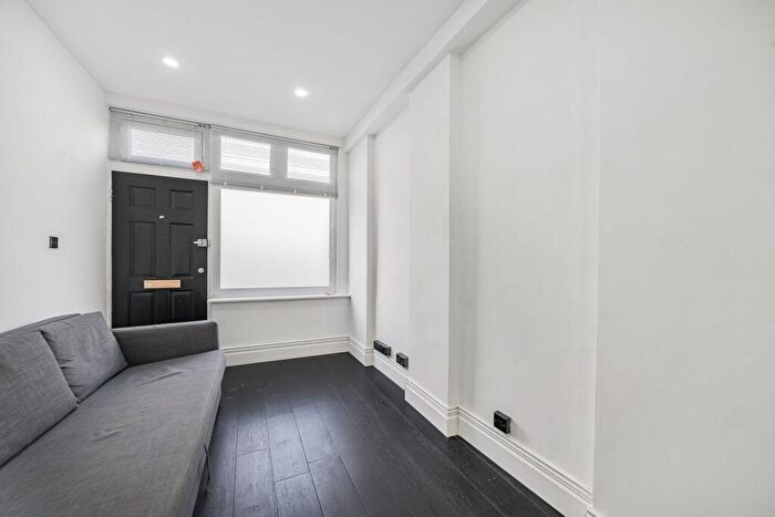 Studio To Rent In Liverpool Road, Islington, London, N1