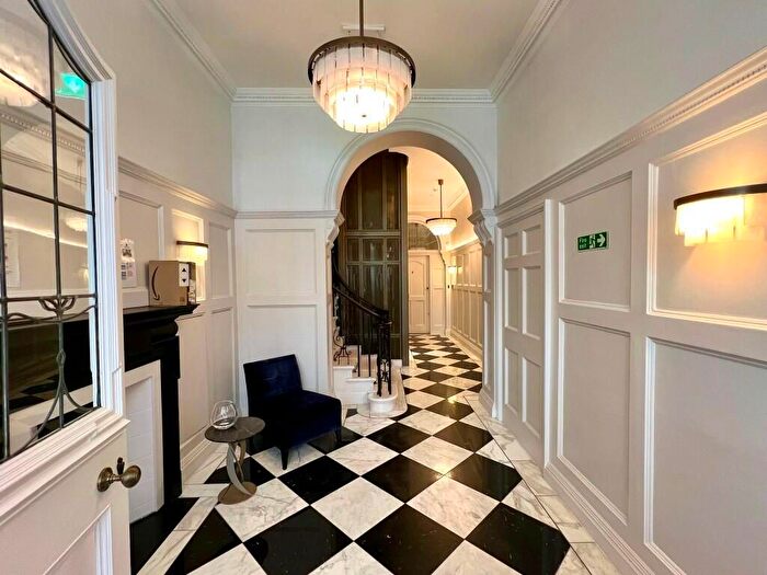 1 Bedroom Flat To Rent In Wimpole Street, London, W1G