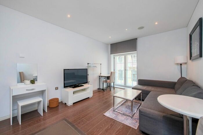 1 Bedroom Flat To Rent In Strand, Covent Garden, WC2R