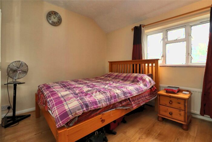 3 Bedroom Semi-Detached House For Sale In Henslow Way, Woking, Surrey, GU21