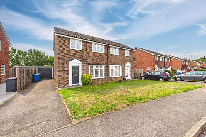 3 Bedroom Semi-Detached House To Rent In Barn Drive, Maidenhead, Berkshire, SL6