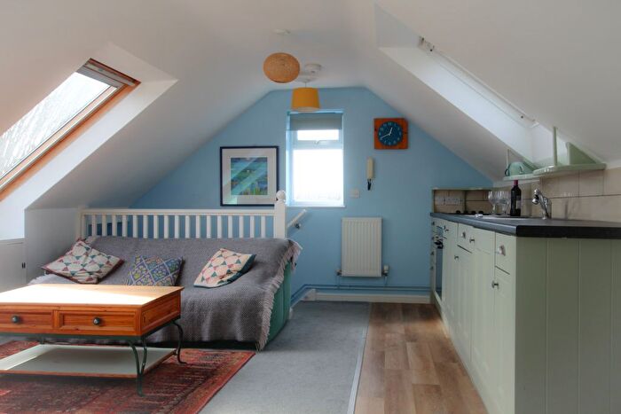 1 Bedroom Flat For Sale In Rippington Drive, Oxford, Oxfordshire, OX3