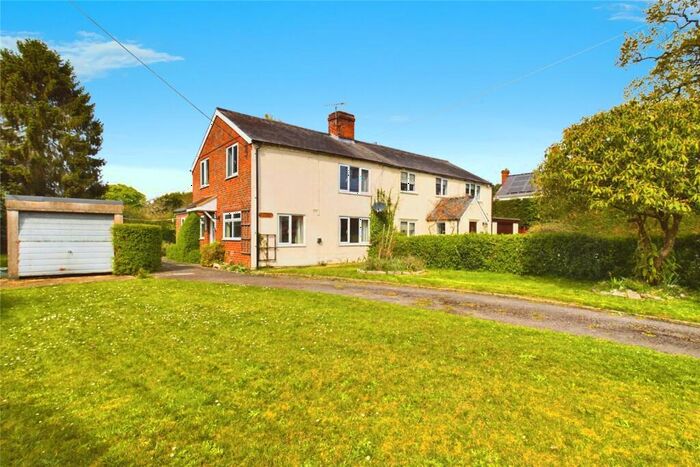 3 Bedroom Semi-Detached House For Sale In Jubilee Cottages, Church Road, Mortimer West End, Berkshire, RG7