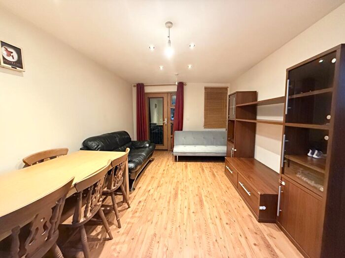 2 Bedroom Flat To Rent In Cooke Street, Barking, ., IG11