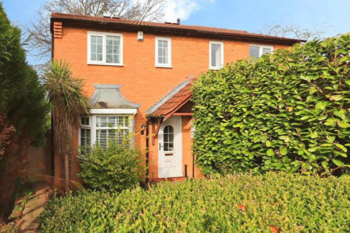 2 Bedroom Semi Detached House For Sale In Peregrine Grove, Kidderminster, DY10