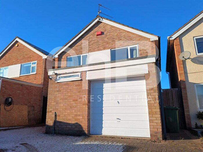 3 Bedroom Detached House To Rent In Cornwall Close Warwick, CV34