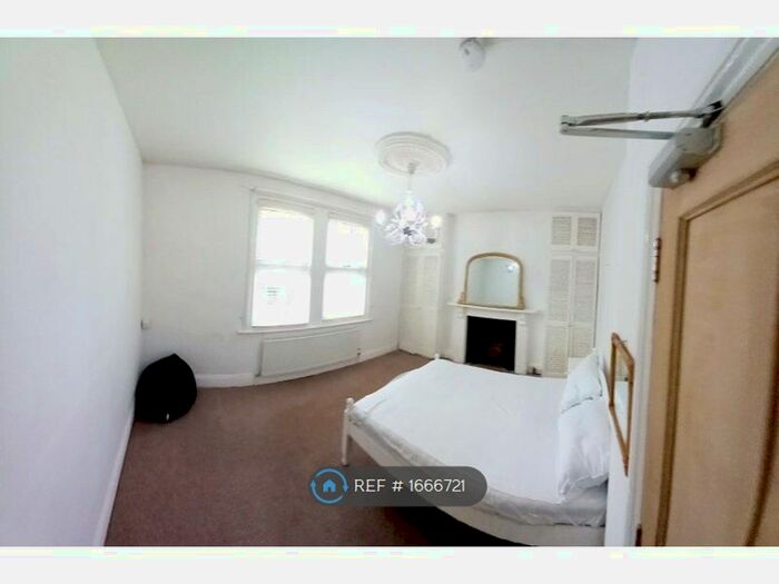 1 Bedroom Detached House To Rent In Hyde Road, Eastbourne, BN21