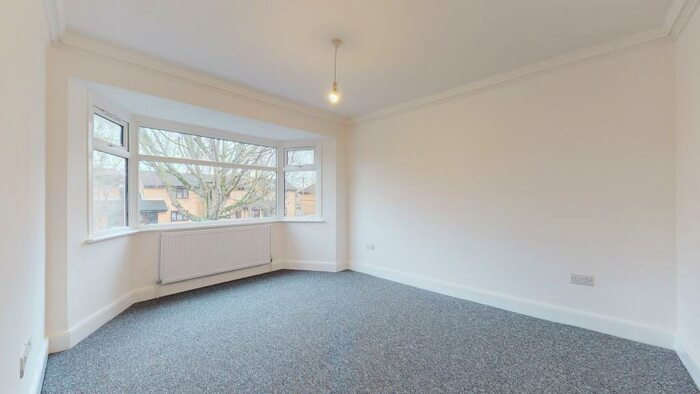 2 Bedroom Ground Flat To Rent In Booth Road, NW9