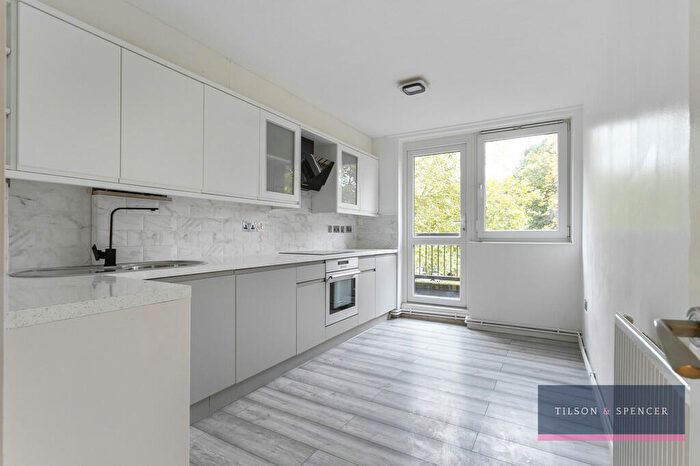 1 Bedroom Apartment For Sale In Armadale Close, London, N17