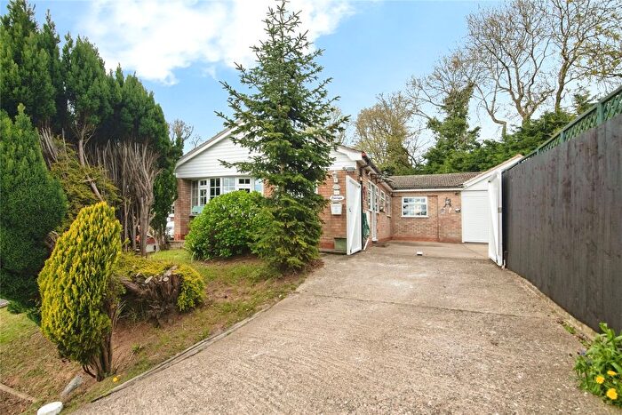 3 Bedroom Bungalow For Sale In Campden Close, Redditch, Worcestershire, B97