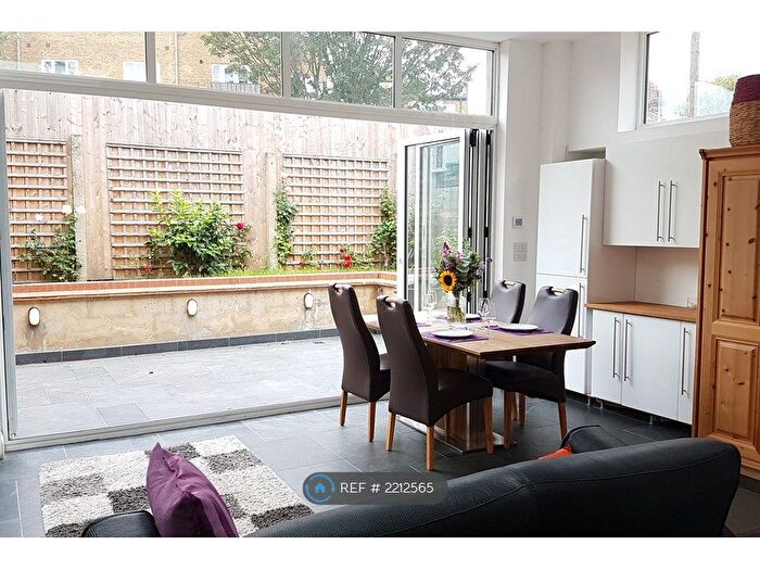 1 Bedroom Flat To Rent In Lower Road, London, SE8