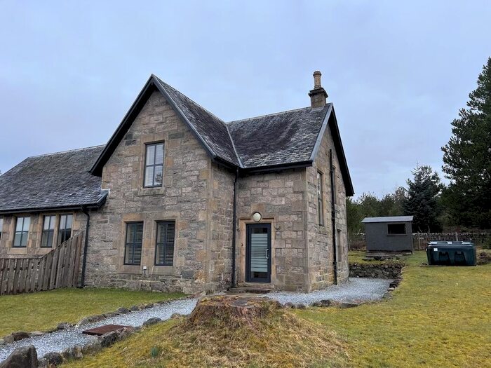 2 Bedroom End Of Terrace House To Rent In Glenmoriston, Inverness, IV63