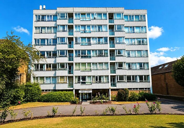 3 Bedroom Flat For Sale In Flat Hedley Court, Putney Hill, London, SW15