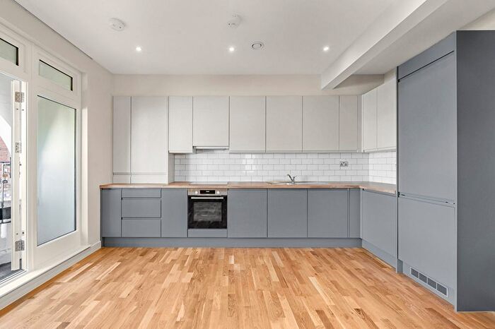 2 Bedroom Flat To Rent In Crown Street, Acton, W3