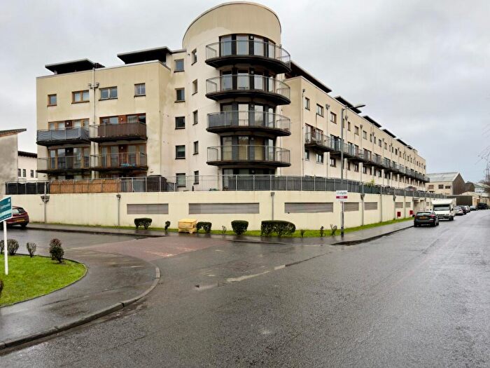 1 Bedroom Flat To Rent In Lochburn Gardens, Glasgow, G20