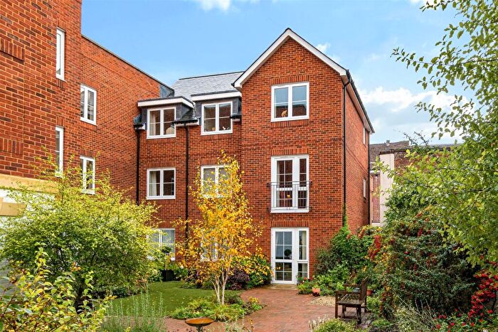 2 Bedroom Retirement Property For Sale In Sarum Lodge, Salisbury, SP1