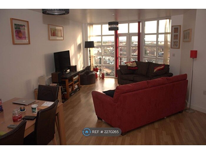 2 Bedroom Flat To Rent In Elgin House, Romford, RM6